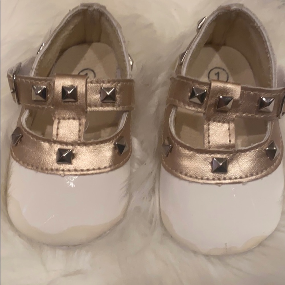 Baby girl size 1 Valentino look alike dressy shoe